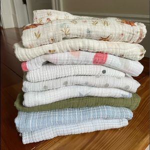 9 Assorted Swaddles